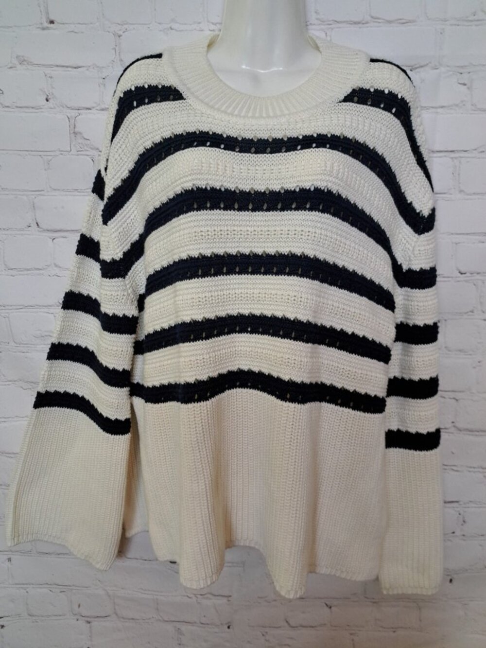 C&A NEW Relaxed Fit Striped Knit Sweater Size Small